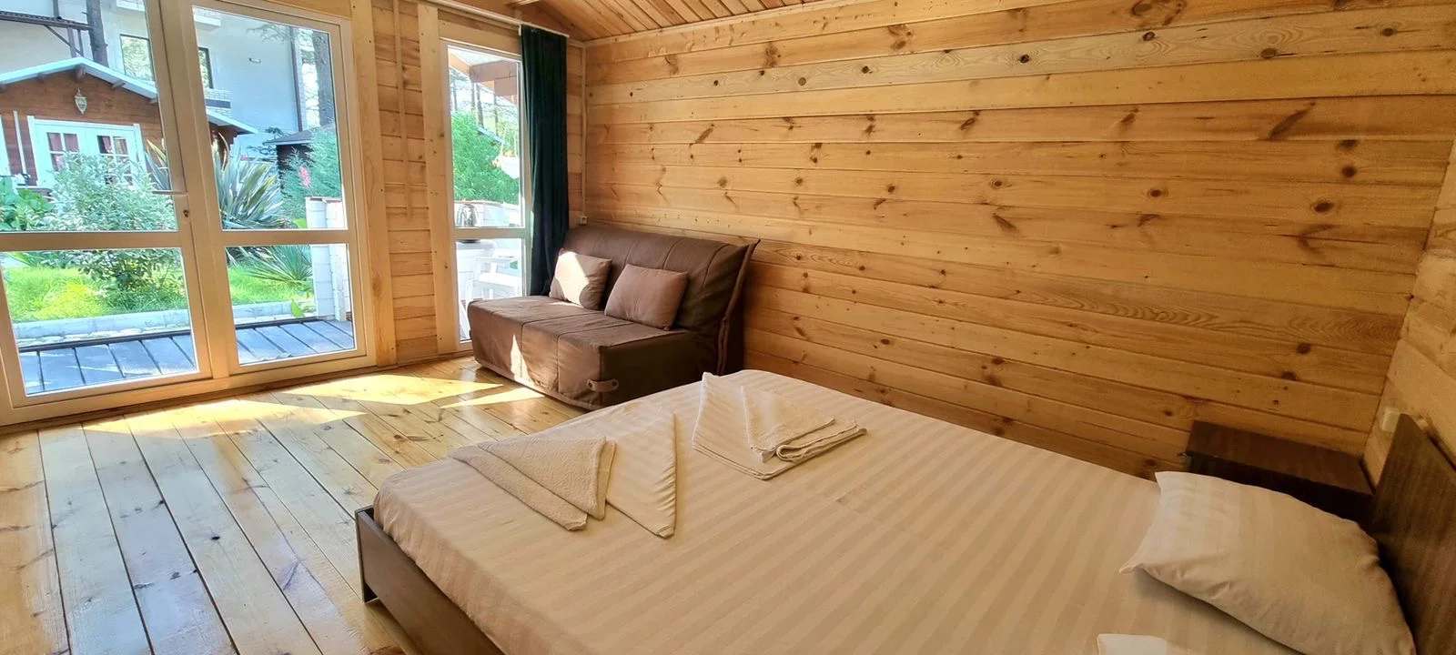Домики в центре Пицунды ☀️ "Eco House Pitiunt" | Аура Тур