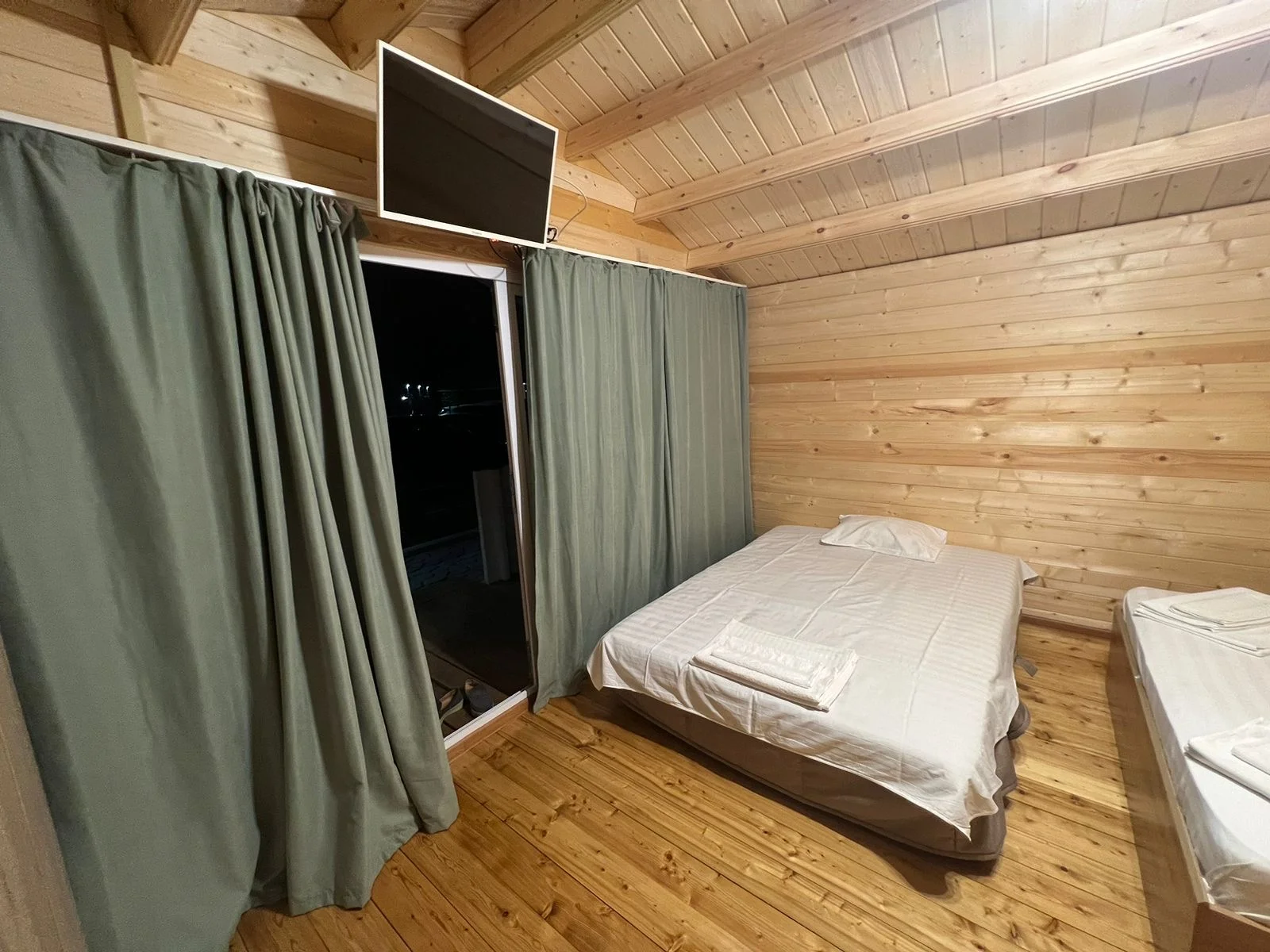 Домики в центре Пицунды ☀️ "Eco House Pitiunt" | Аура Тур