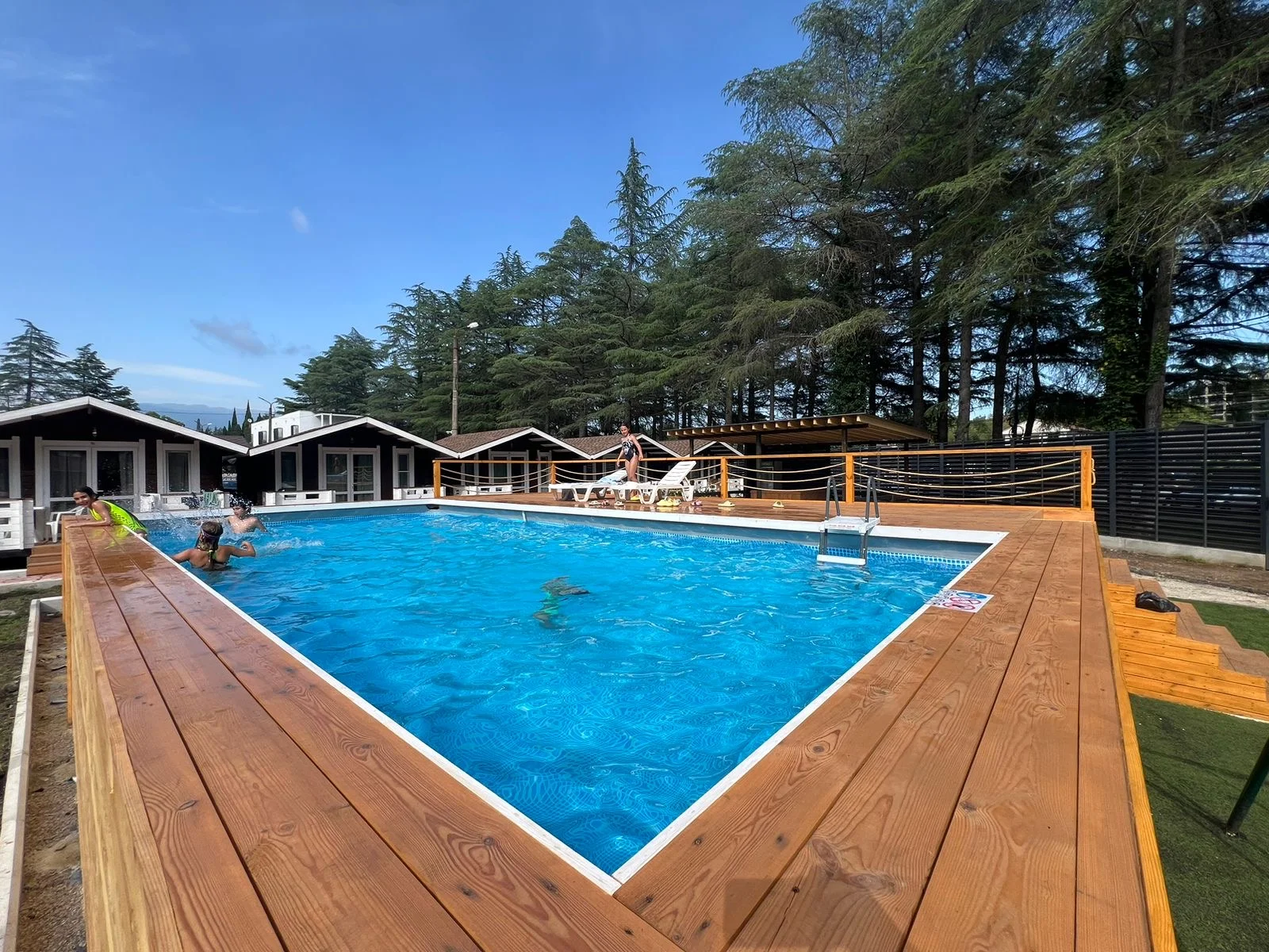 Домики в центре Пицунды ☀️ "Eco House Pitiunt" | Аура Тур